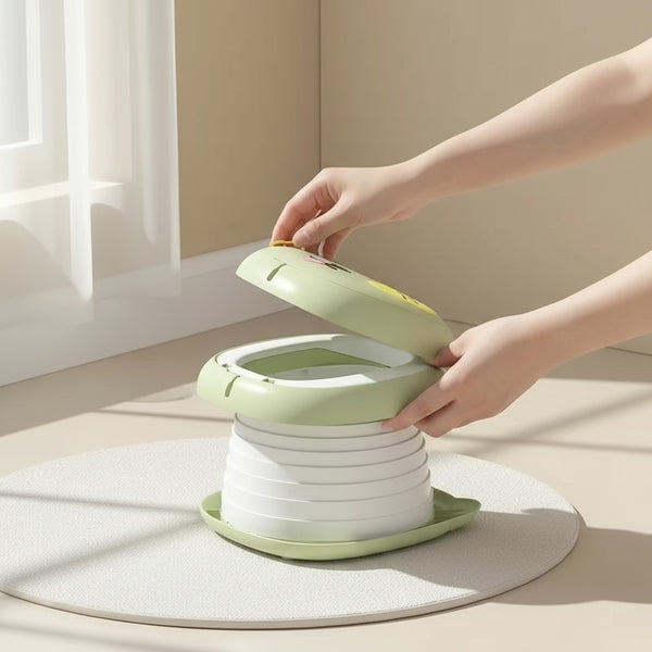 HOW IT WORKS STEP 1 MEDIA - No-Mess Travel Potty for Toddlers