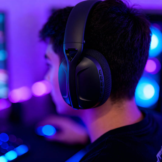 Wireless Gaming Headset with Low Latency Connection