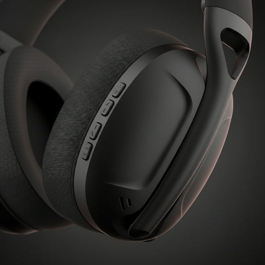 Wireless Gaming Headset with Low Latency Connection